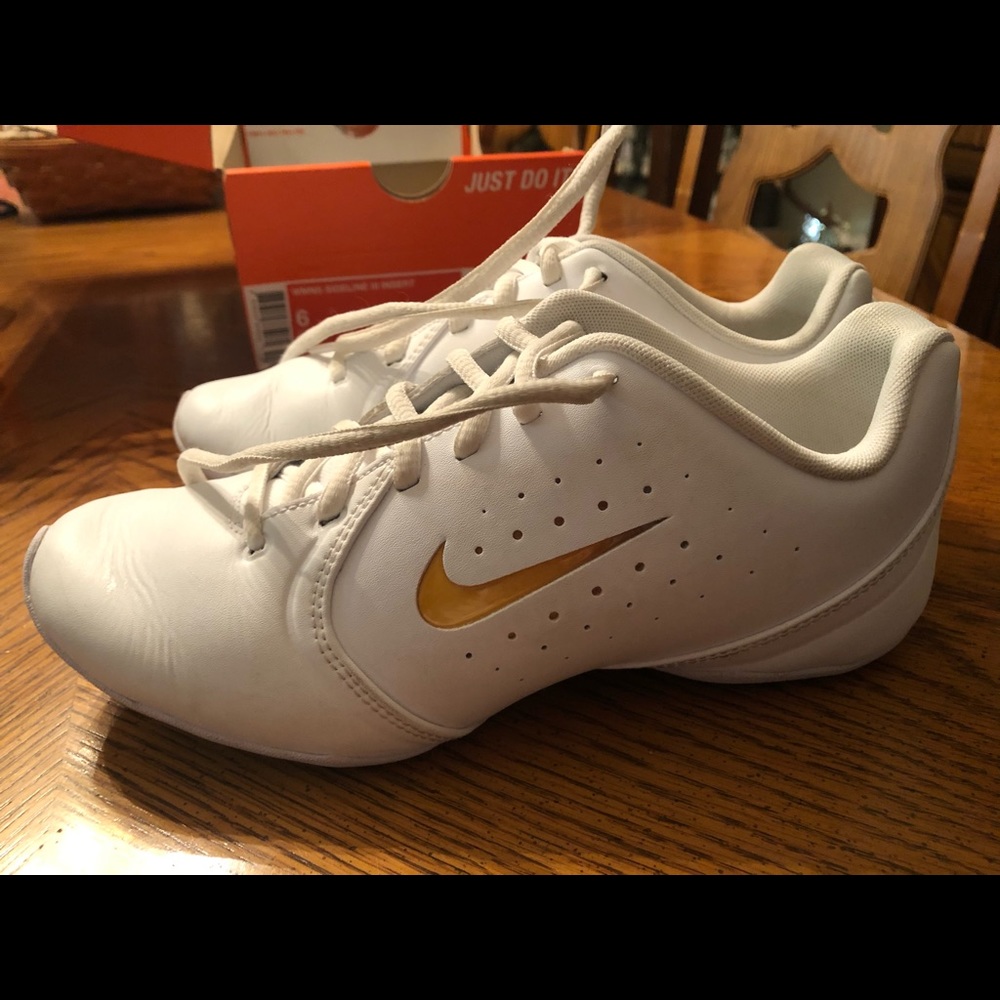 Nike Women’s Sideline III Insert Shoes